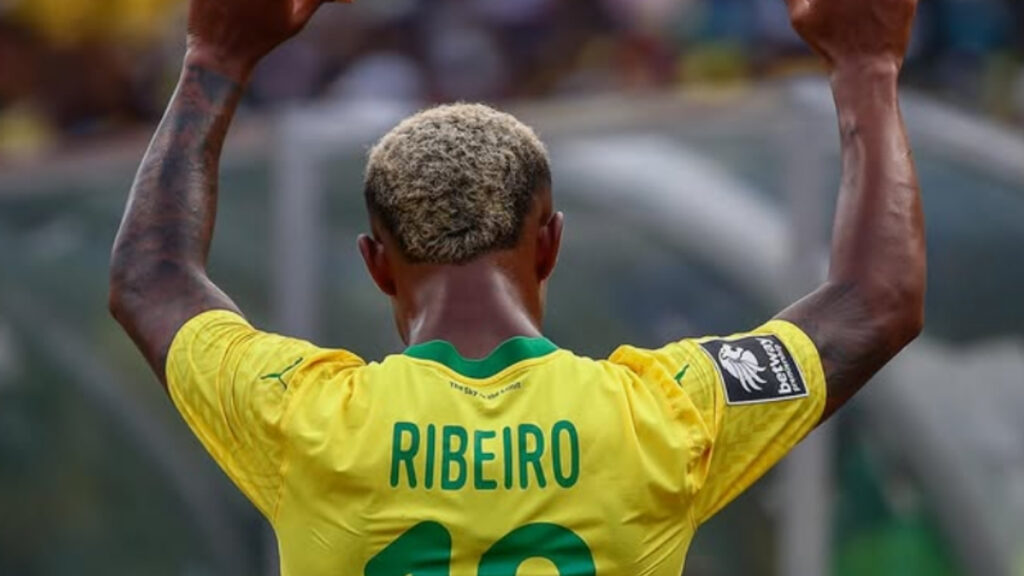 However, Lucas Ribeiro's action of refollowing Sundowns on social media has sparked rumours that things could possibly change.However, Lucas Ribeiro's action of refollowing Sundowns on social media has sparked rumours that things could possibly change.