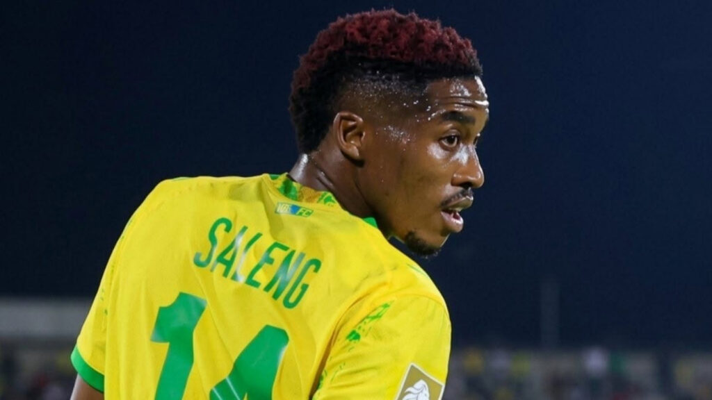 Aubrey Modiba has further revealed that their captain, Themba Zwane, has played a major role in helping Monnapule Saleng adapt to his new life at Chloorkop.