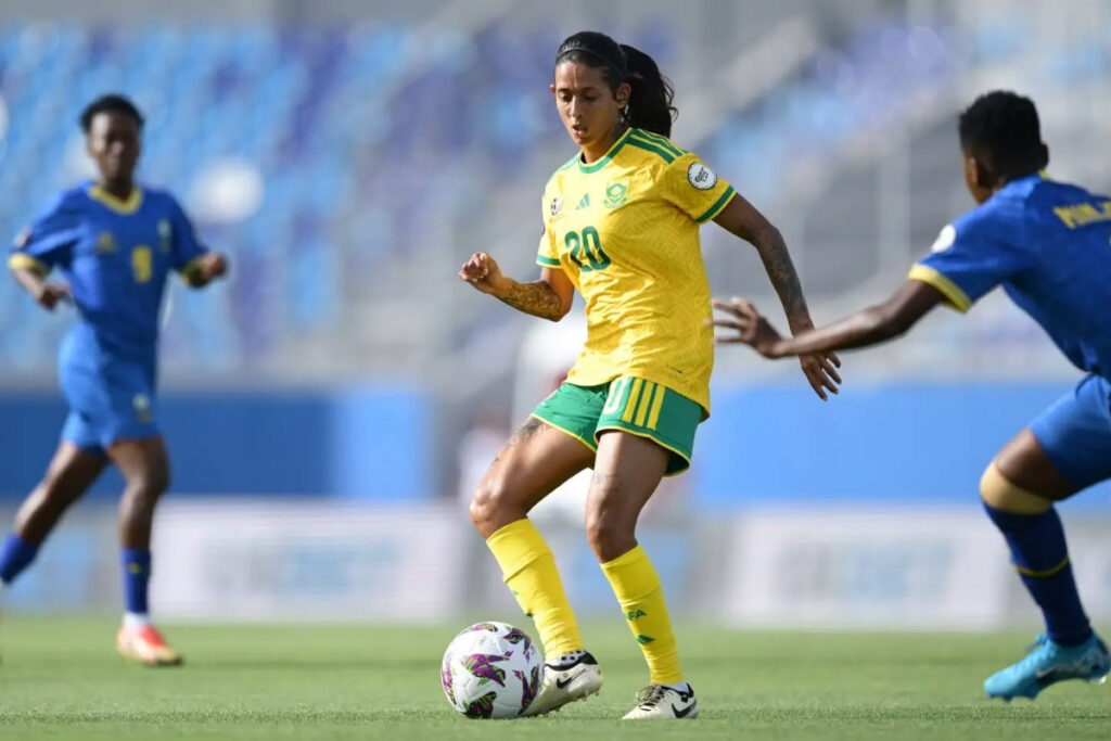 Although Banyana Banyana ultimately suffered a 2-1 defeat against Tanzania, the joint appearance of Robyn and Gabriela made this match a historical moment in African football.