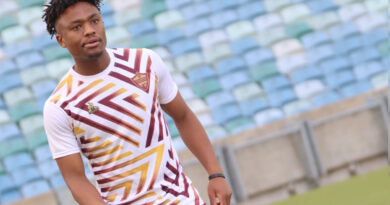Kaizer Chiefs coach Fernando Da Cruz recently revealed that he is still looking for more attacking players, and Langelihle Phili is reportedly among the players set to arrive at Naturena.