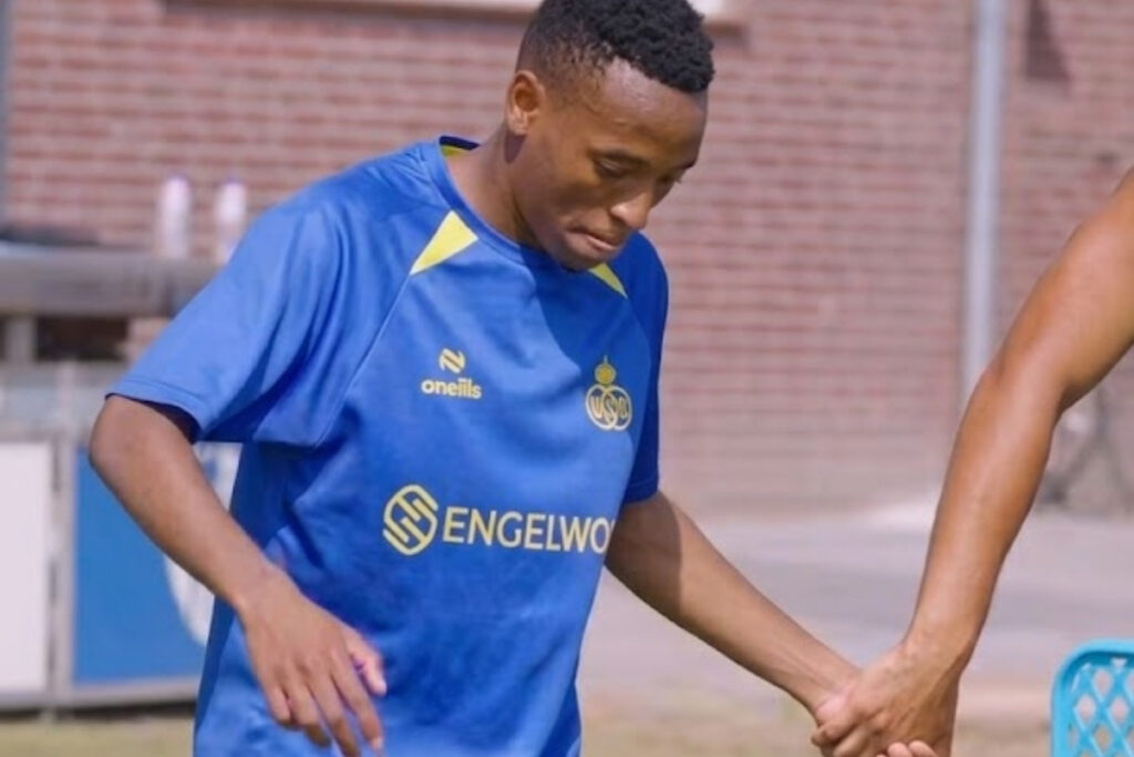 Now that Relebohile Mofokeng has started training with his new team, fans are now eagerly looking forward to seeing him play.