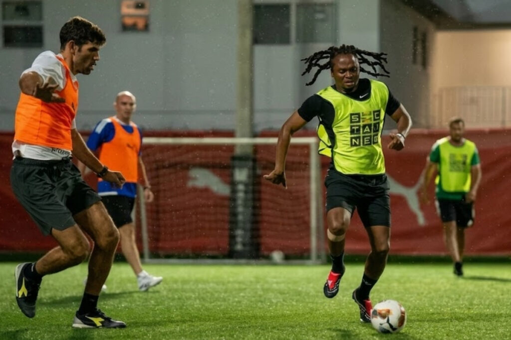 Siphiwe Tshabalala once again praised Thabo Moloisane, saying he is a defender of the right quality to play for Kaizer Chiefs.