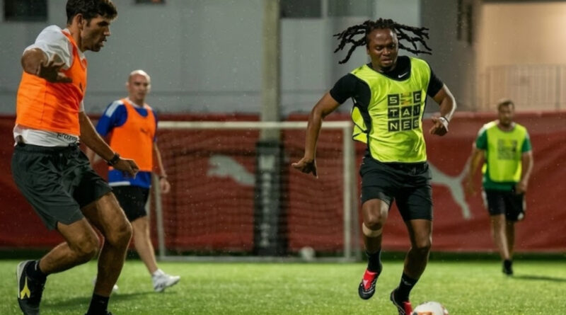 Siphiwe Tshabalala once again praised Thabo Moloisane, saying he is a defender of the right quality to play for Kaizer Chiefs.