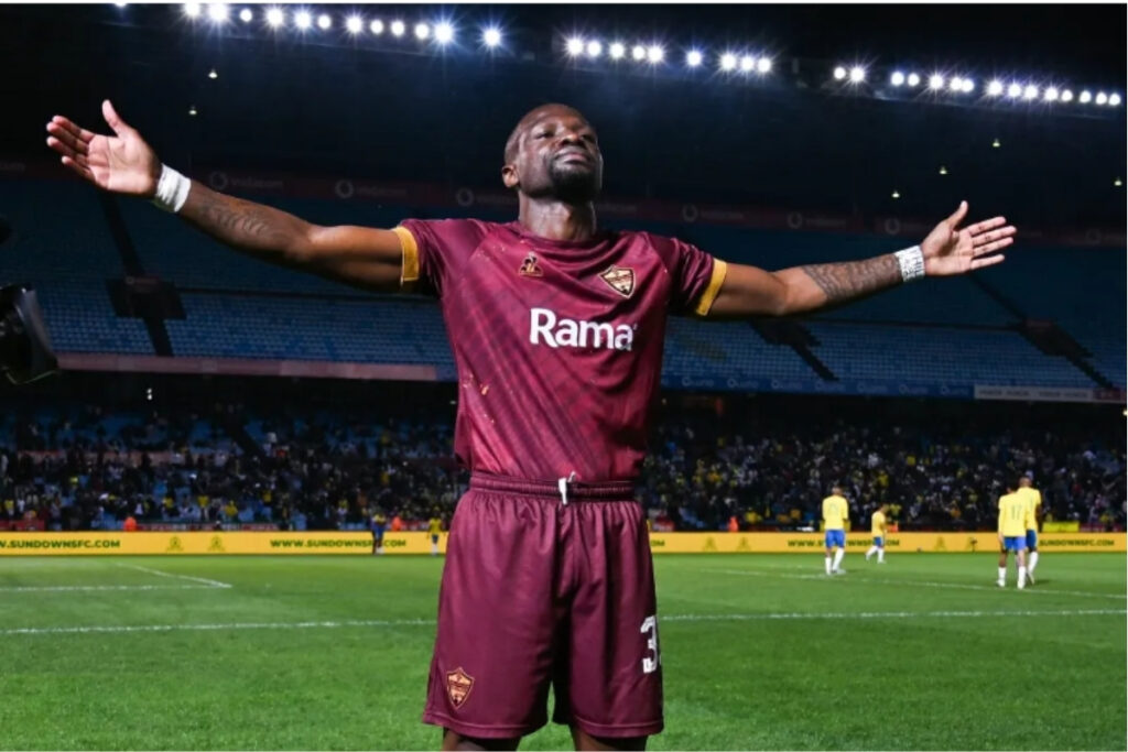 The release of Tshegofatso Mabasa by Orlando Pirates has left many fans aggrieved, as they felt he could still have been very useful to the team.