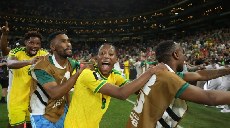 Junior Khanye says he wants to see Seema playing alongside Mbekezeli Mbokazi in Bafana Bafana's central defense.