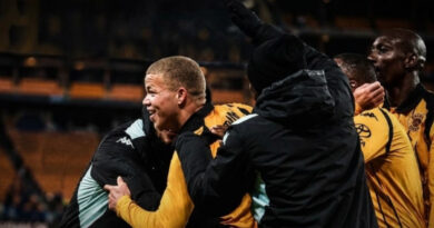 This means that Orlando Pirates dropped crucial points, while Kaizer Chiefs capitalized on the opportunity to return to the top of the table.