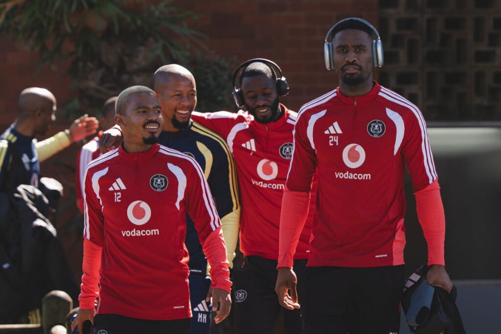 Orlando Pirates also lost André de Jong in this match, who was also injured. De Jong was withdrawn from the team due to a hamstring injury.
