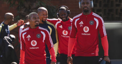 Orlando Pirates also lost André de Jong in this match, who was also injured. De Jong was withdrawn from the team due to a hamstring injury.