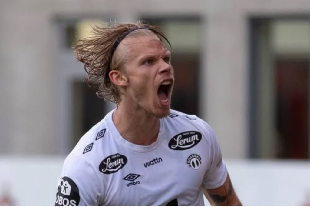 Once he arrives at Orlando Pirates, Sebastian Pedersen will find himself under pressure to perform, as fans have already started bragging about him.