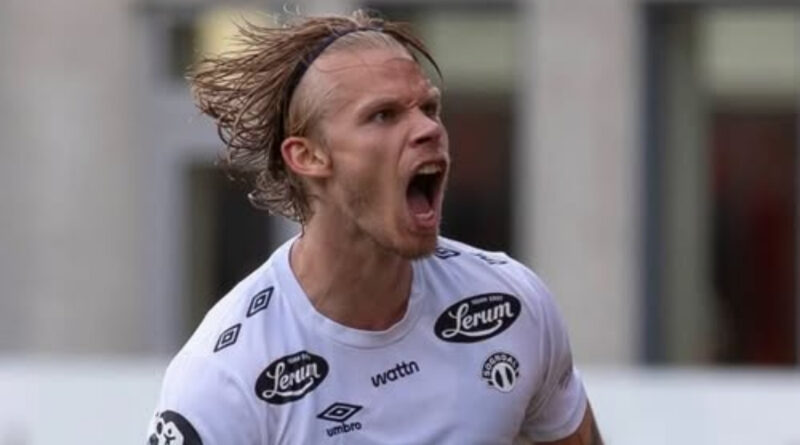 Once he arrives at Orlando Pirates, Sebastian Pedersen will find himself under pressure to perform, as fans have already started bragging about him.