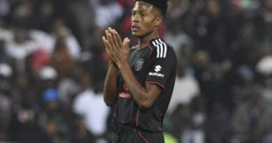 All eyes will be on Abdeslam Ouaddou to see whether he will bring Yanela Mbuthuma back into the team, especially after Boitumelo Radiopane played well and scored a goal.