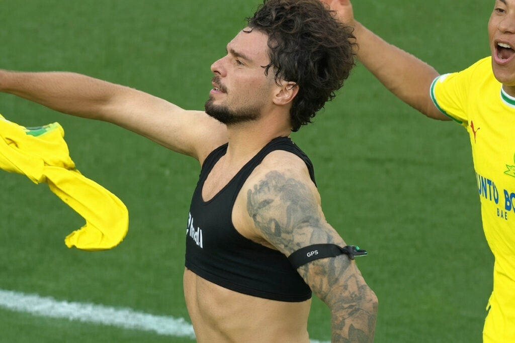 If Mamelodi Sundowns win that match, they will advance to the FIFA Intercontinental Cup final, where they will face European champions, Paris Saint-Germain.