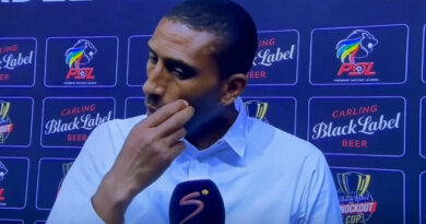 Abdeslam Ouaddou said the fans expect the players to show full commitment every time they wear the Orlando Pirates jersey.