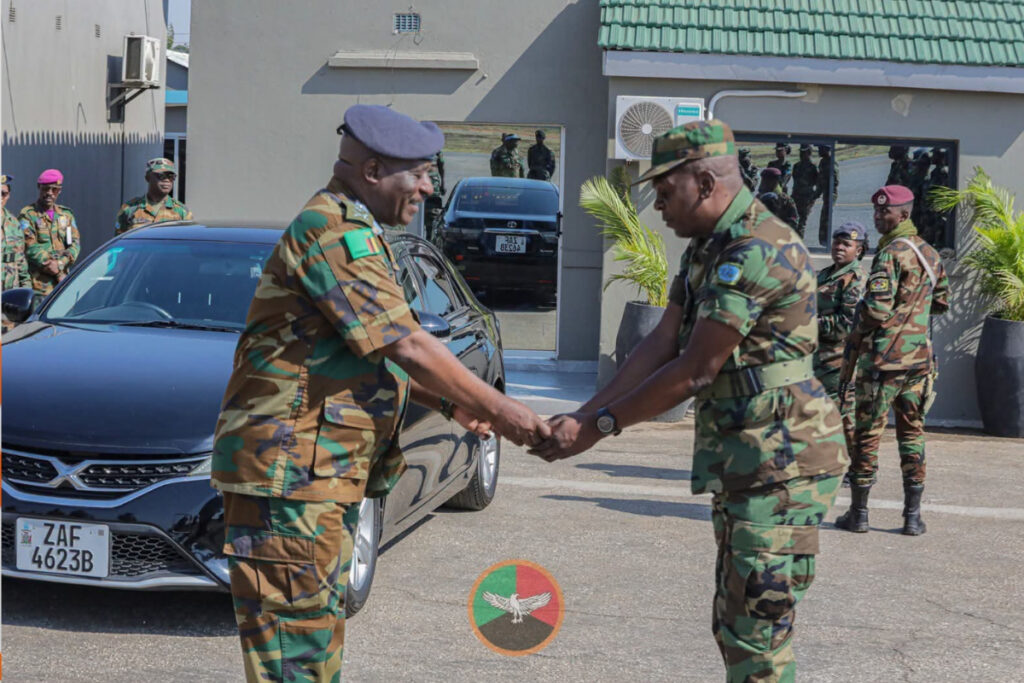This news could be painful for Kaizer Chiefs fans, as Red Arrows celebrate their history by rewarding their coach with a car.