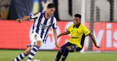 Rulani Mokwena further praised the growth of Relebohile Mofokeng, particularly in his movement off the ball and his ability to exploit space on the pitch.